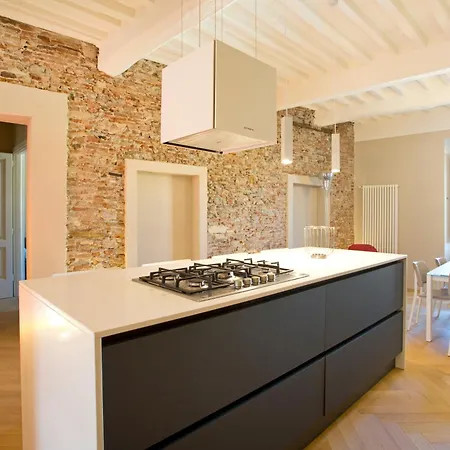 Parlisium In Piazza Anfiteatro- Apartment *